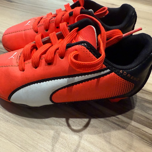 Puma Kids Red Soccer Cleats 11C - Picture 1 of 5
